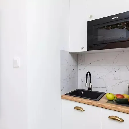 Stylish Two-bedroom In *