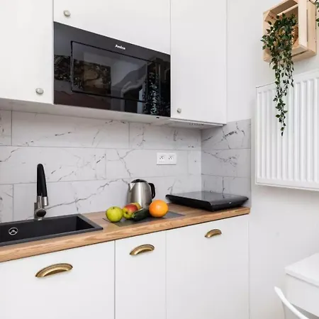 Stylish Two-bedroom In * Rome